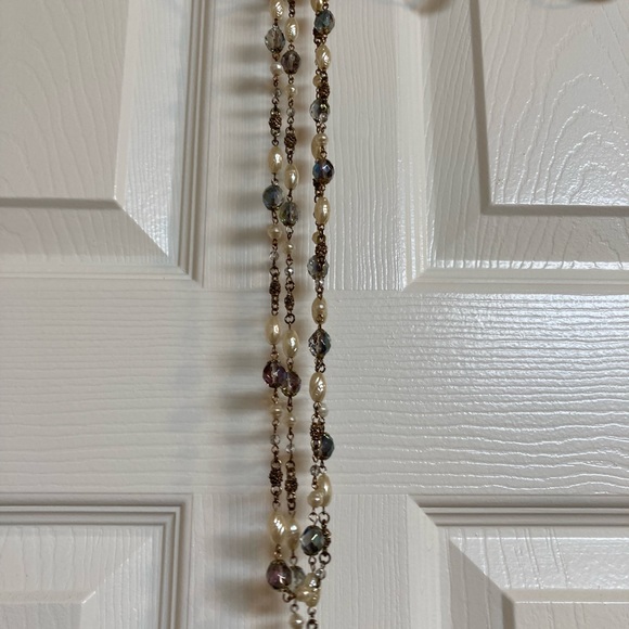 Lovely extra long necklace. Approximately 52” long. Can be doubled. Great cond. - Picture 5 of 8